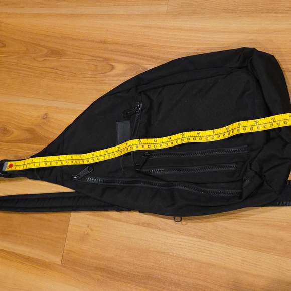 Vera Bradley sling - Picture 6 of 9